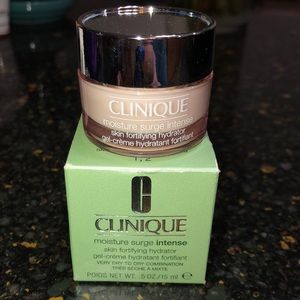 Clinique MoistureSurge Intense